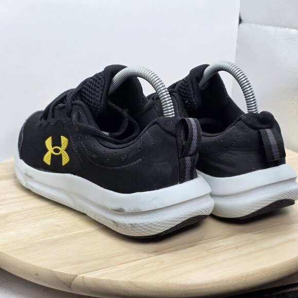 Men's size 8 Under Armour, Charged Assert 10 Running Shoe 3026175-008 Black/Gold - Picture 7 of 9